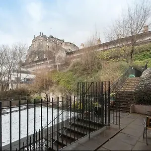 Charming 1 Bed With Castle View Edimburgo